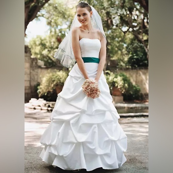 David’s Bridal White Satin Tiered Ruched Pin-tuck Ruffle Wedding Dress Gown - Picture 12 of 16